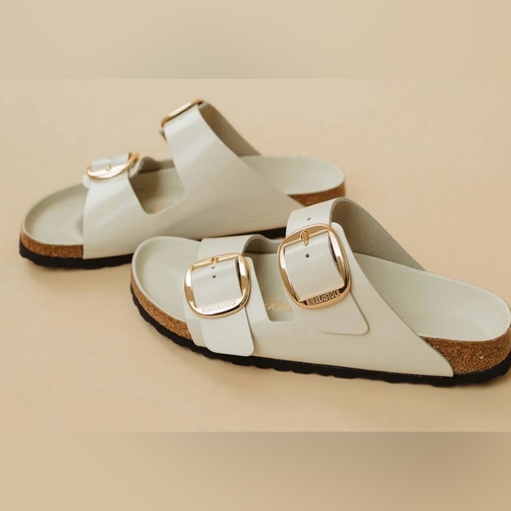 Brand new/ Never worn Birkenstock Arizona Big Buckle High Shine Ecru